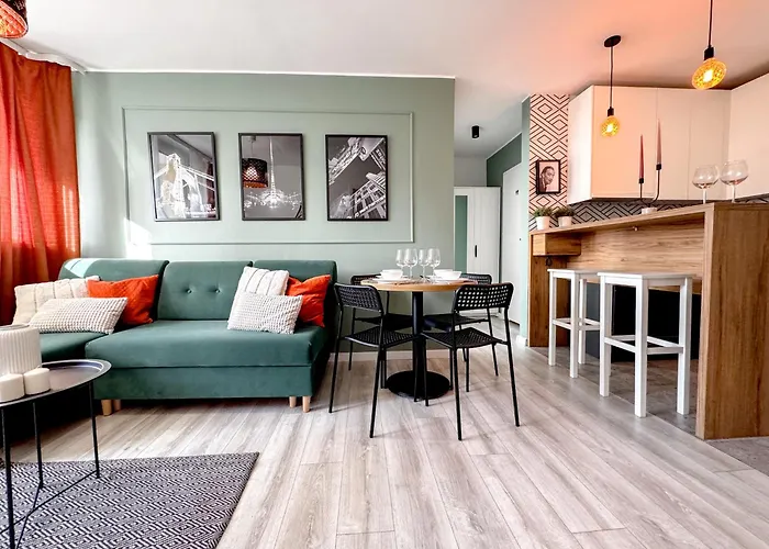 Апартаменты 2mins Skytower! Stylish 2bd Kitchen, Balcony! Near Train