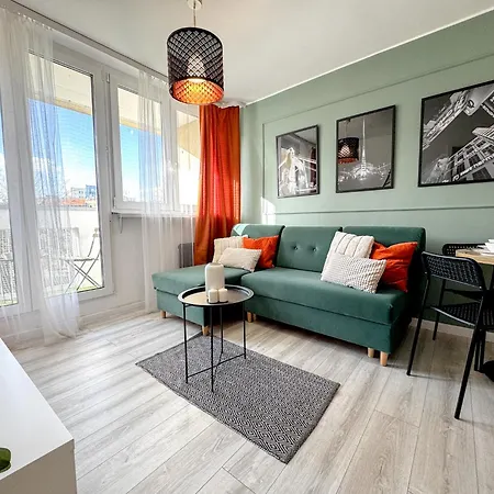 2mins Skytower! Stylish 2bd Kitchen, Balcony! Near Train Apartment Wroclaw