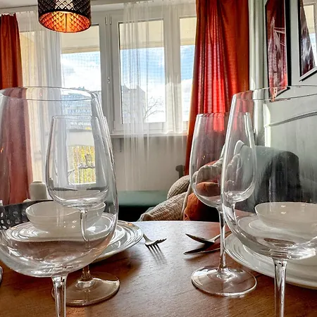 Apartment 2mins Skytower! Stylish 2bd Kitchen, Balcony! Near Train Wroclaw